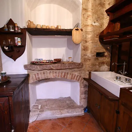 Stunning Castle In Gualdo Cattaneo With Shared Swimming Pool Tatil Evi