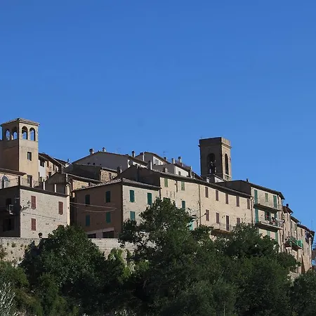 Stunning Castle In Gualdo Cattaneo With Shared Swimming Pool Tatil Evi