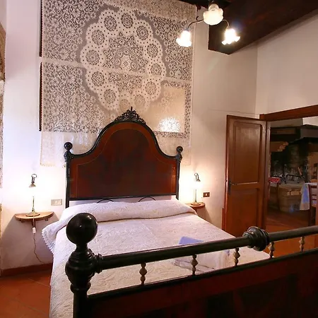 Tatil Evi Stunning Castle In Gualdo Cattaneo With Shared Swimming Pool