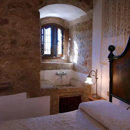 Stunning Castle In Gualdo Cattaneo With Shared Swimming Pool Tatil Evi Bastardo