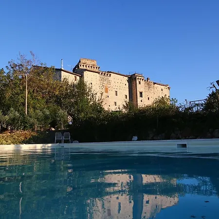 Stunning Castle In Gualdo Cattaneo With Shared Swimming Pool Tatil Evi *