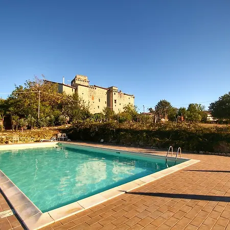 Tatil Evi Stunning Castle In Gualdo Cattaneo With Shared Swimming Pool Bastardo
