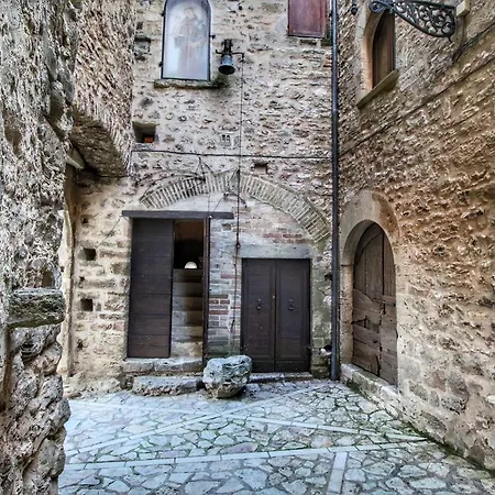 Stunning Castle In Gualdo Cattaneo With Shared Swimming Pool Bastardo