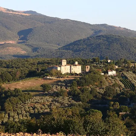 Stunning Castle In Gualdo Cattaneo With Shared Swimming Pool Tatil Evi